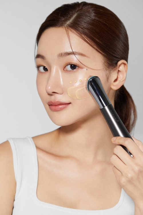 '피부 속 더 깊게 바르는 화장품' 메디큐브 신상 '부스터 힐러'