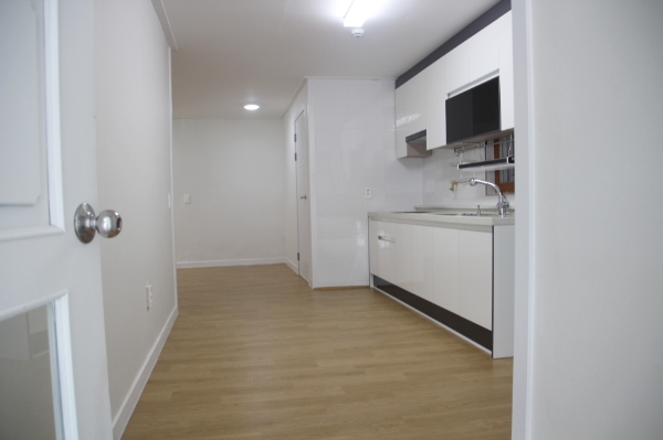 KB국민은행과 흥사단 독립유공자후손돕기본부가 진행한 대한의 보금자리 사업 후 모습.