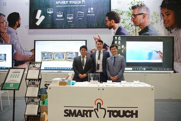 스마트터치, 2022에듀플러스위크서 ‘무반사 더블 코팅 전자칠판’ 선봬