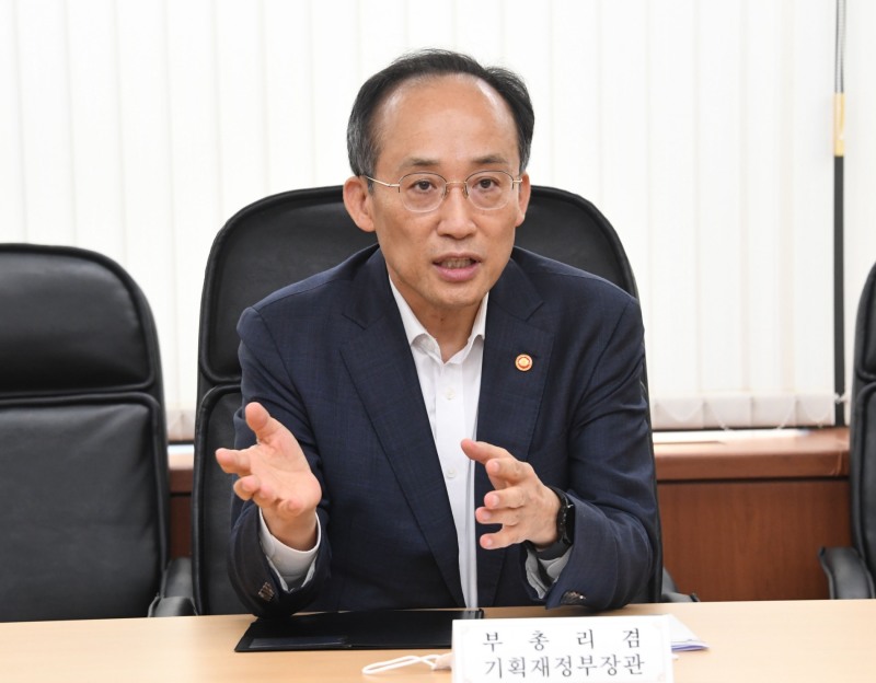 추경호 부총리 "환시 일방향 쏠림 발생 우려...역외 투기적 거래 등 모니터링 강화할 것"