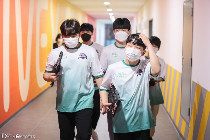 새비지.