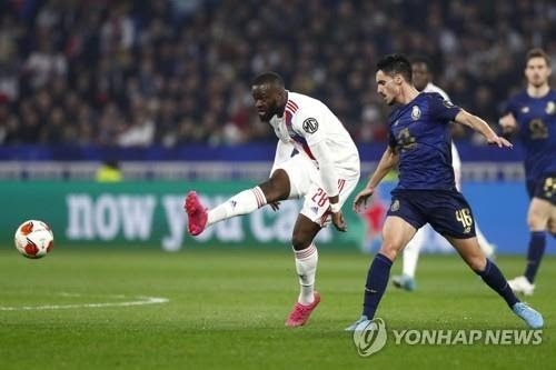 탕귀 은돔벨레(왼쪽)