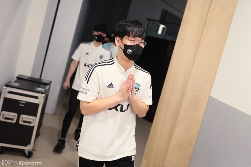 2022 LCK CL 결승전 2세트 승리를 가져간 담원 기아.