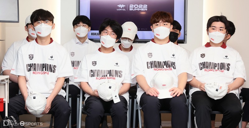LCK CL 서머 우승을 차지한 농심 레드포스.