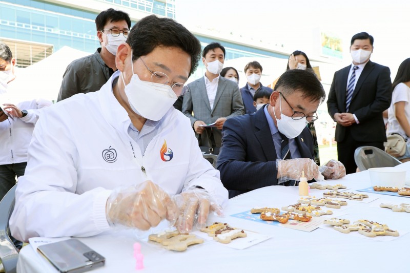 반려동물 사랑 앞서온 용인특례시…3년만의 축제에 시장도 ‘행복하개’