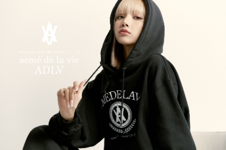 아크메드라비, 블랙핑크 리사와 두 번째 시즌 F/W 오픈