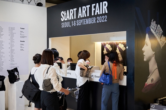 ‘스타트 아트페어 서울 2022’ 개막...국제적 작가 200여명 참가