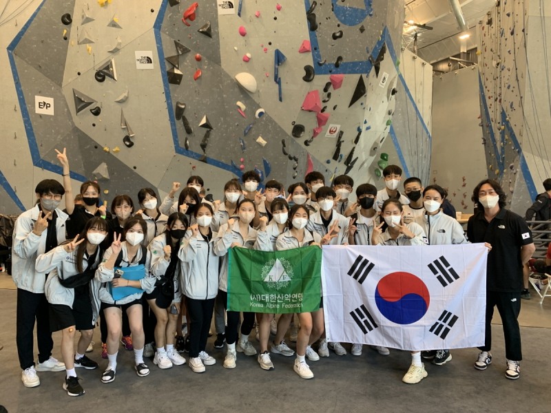 스포츠클라이밍 기대주 김재영, 세계청소년선수권대회 여자 리드 금메달 쾌거…오가영은 동매달 목에 걸어