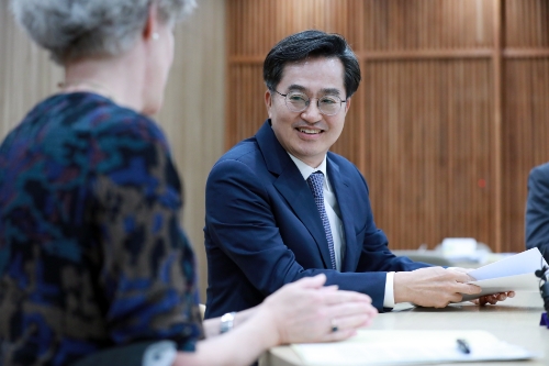 김동연 지사, 주한 캐나다대사대리와 회동…"전략적 동반자 구축 합의"