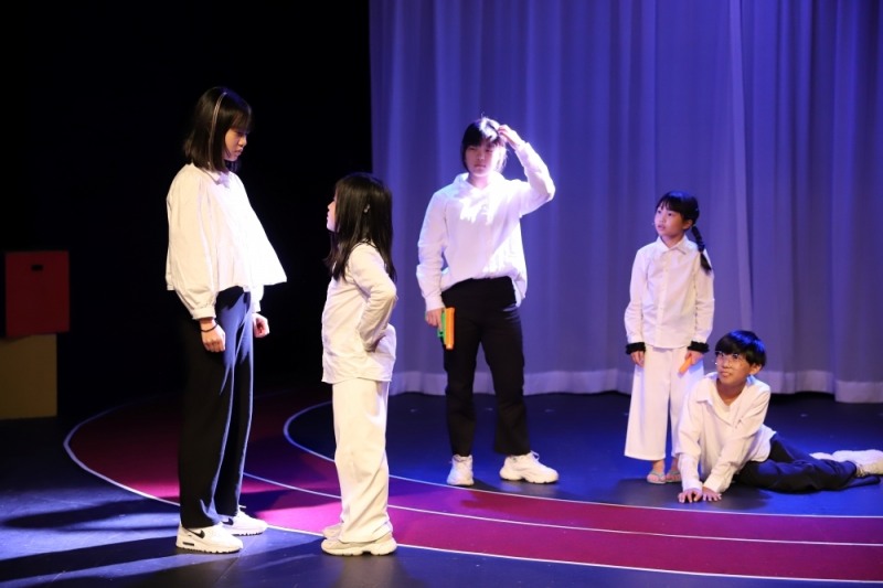 귀를 파는 가게 공연 모습