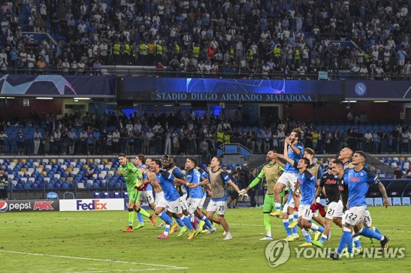 'UCL 데뷔전 성공' 김민재, 리버풀 격파 기여…손흥민은 '퇴장 유도'
