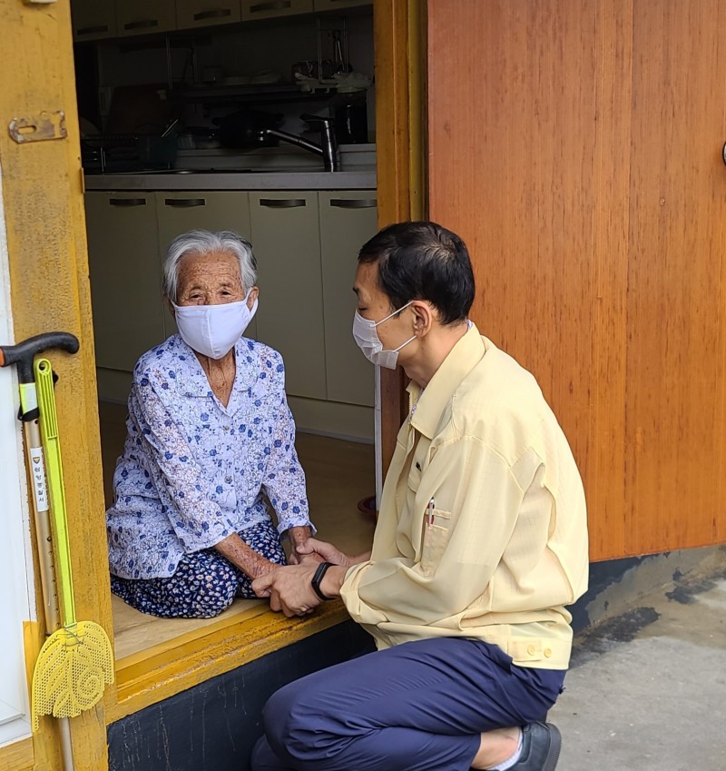 독거노인 방지를 위한 노인돌봄 서비스 운영 모습 (사진제공 = 담양군)
