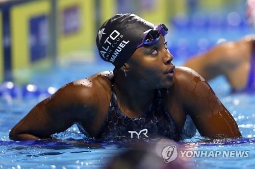 흑인 여성 최초로 2016년 리우올림픽에서 수영 금메달리스트가 된 미국의 시몬 매뉴얼.[AFP=연합뉴스 자료사진]