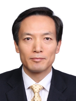 제 8대 이사장 최연호