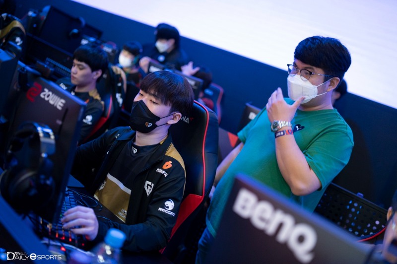 젠지, '와칭유' 배승후 펍지 감독과 결별