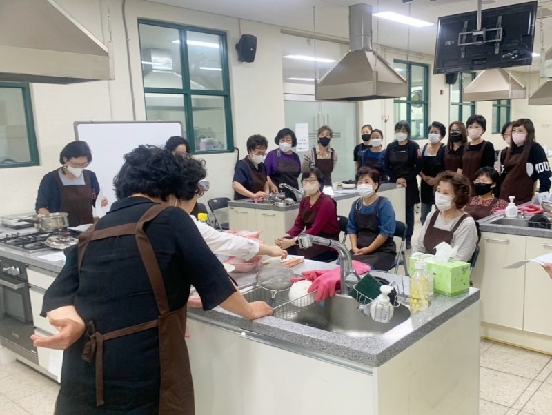 '건강한 밥상 약선요리' 운영 모습 (사진제공 = 정읍시)