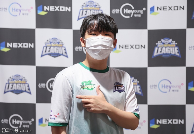 새비지 홍성민.