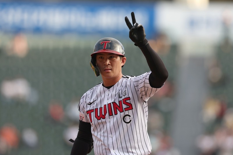 17일 잠실 한화전에서 2점홈런으로 시즌 24호포를 날린 오지환[LG트윈스 제공[