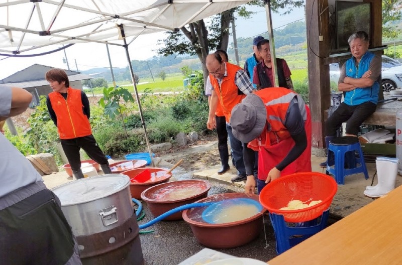 자장면 나눔 행사 모습 (사진제공 = 정읍시)