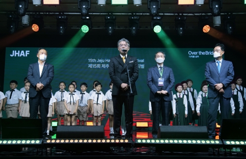 (왼쪽부터) 제주특별자치도의회 강연호 의원, 한국문화예술회관연합회 이승정 회장, 한국문화예술위원회 박종관 위원장, 현대자동차그룹 이병훈 상무