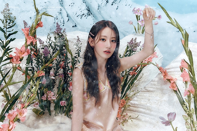 르세라핌, 새 앨범 콘셉트 사진 공개…추위 뚫고 피어난 강인한 아름다움