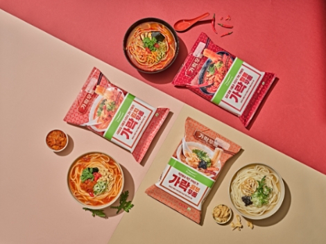 겨울면 강자 풀무원이 새로운 콘셉트로 선보이는 ‘한식가락우동’ 제품 3종