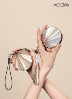 AGE20's 에센스 커버 팩트 HG