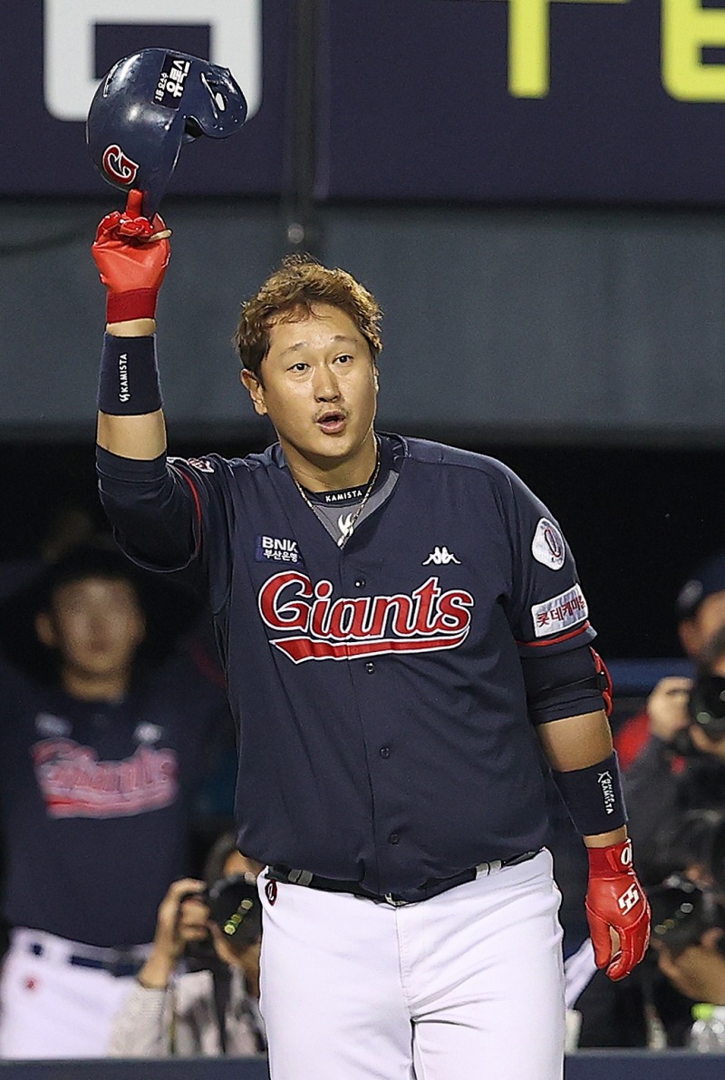 올시즌 마지막으로 은퇴를 하는 이대호가 프로야구 OB 모임인 일구회에서 선정하는 2022 일구대상 수상자로 선정됐다.