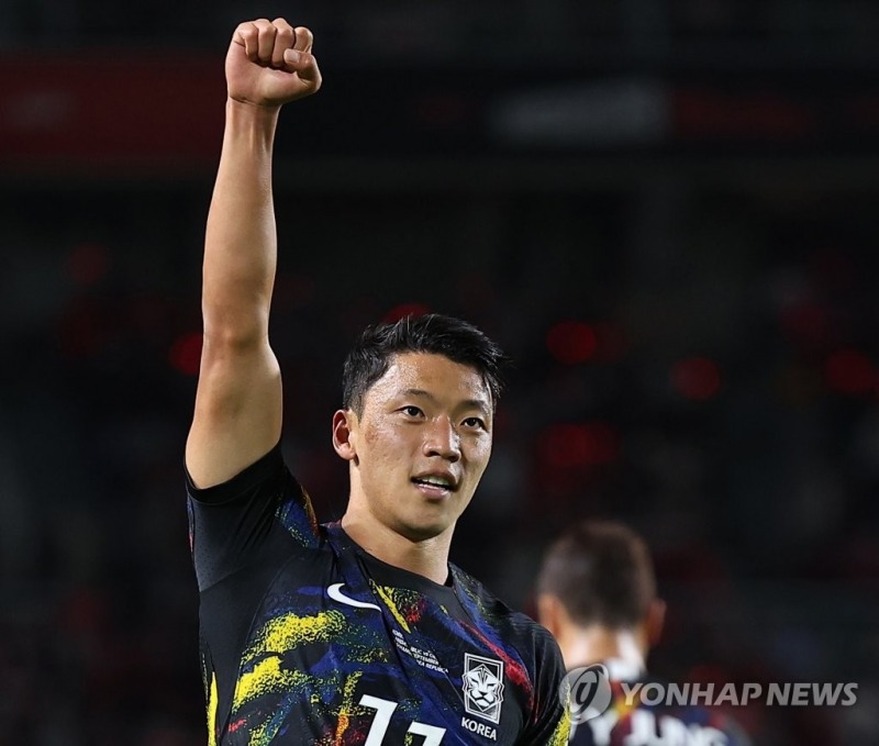(고양=연합뉴스) 23일 고양종합운동장에서 열린 한국과 코스타리카 축구 대표팀 평가전에서 황희찬이 득점 후 환호하고 있다.