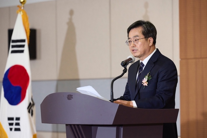 4일 오후 경기도 고양시 킨텍스 1전시장에서 열린 10.4 남북정상선언 15주년 기념 학술회의에서 김동연 경기도지사가 연설하고 있다.(사진=경기도)