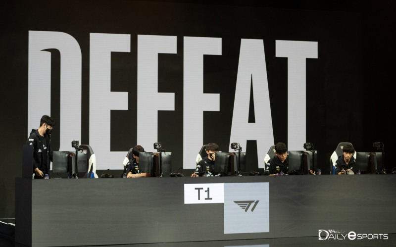 둘째 날 프나틱에게 덜미를 잡힌 T1.