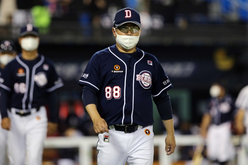 두산베어스., 김태형 감독과 재계약 포기 발표…감독 연쇄 이동 가능성 주목