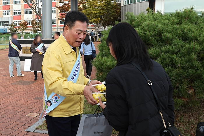 아침밥 먹기 캠페인 모습 (사진제공 = 무안군)