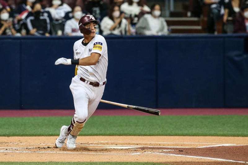 이정후, 6월에 이어 3개월만에 다시 KBO 9월 MVP에 선정돼