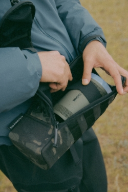 삼성전자가 글로벌 아웃도어 브랜드 헬리녹스(Helinox)와 함께 출시한 '더 프리스타일' 한정판 패키지