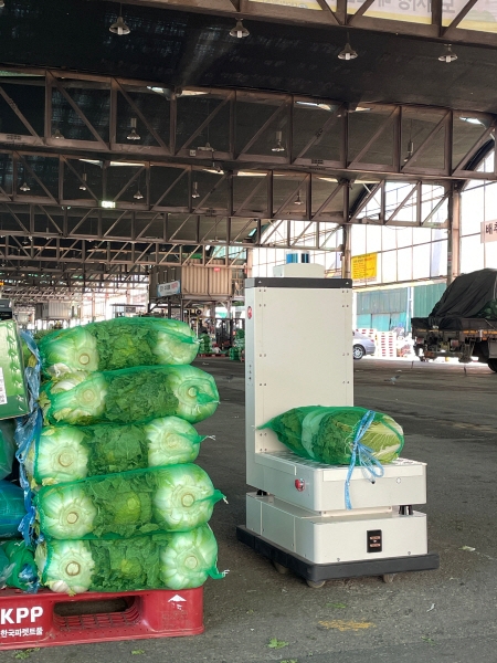 흥일기업, 가락시장 내 자율주행 물류 이송로봇 실증진행