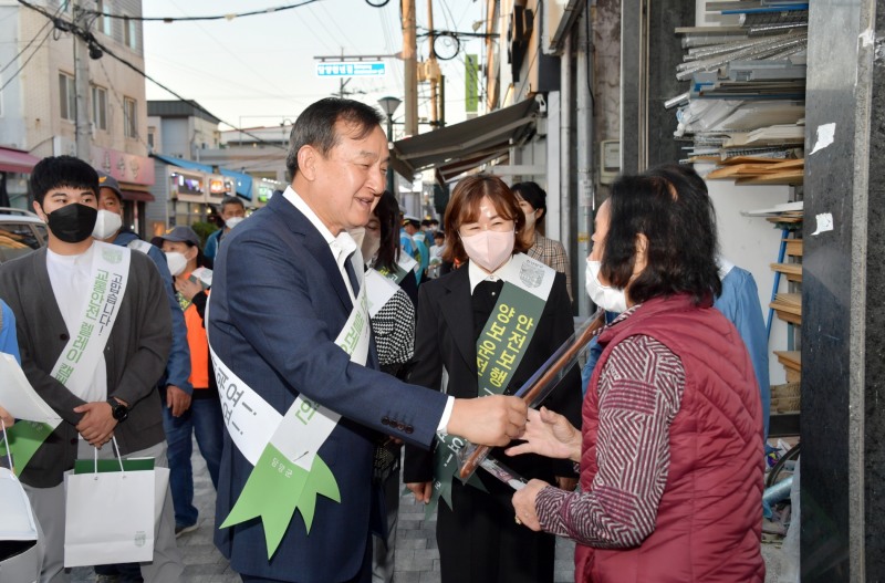 ‘고맙습니다! 교통안전 캠페인’ 행사 모습 (사진제공 = 담양군)