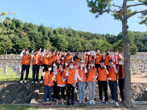 미래에셋생명, 국군의 날 맞아 10월 현충원 묘역정화 봉사 실시