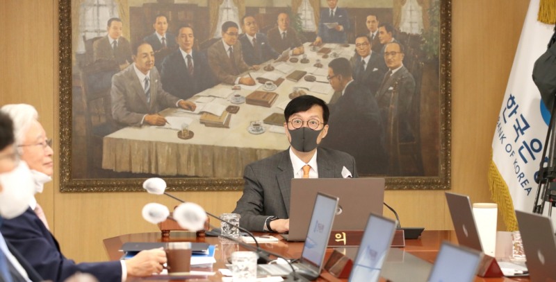 사진: 12일 금통위 당시의 이창용 한은 총재