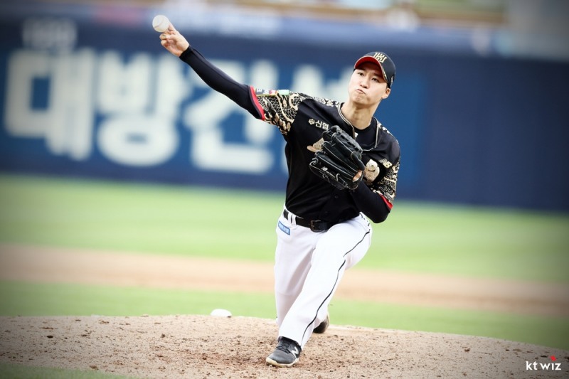 kt는 안우진 선발 맞대결 카드로 올시즌 키움전 2승의 엄상백을 내세웠다.