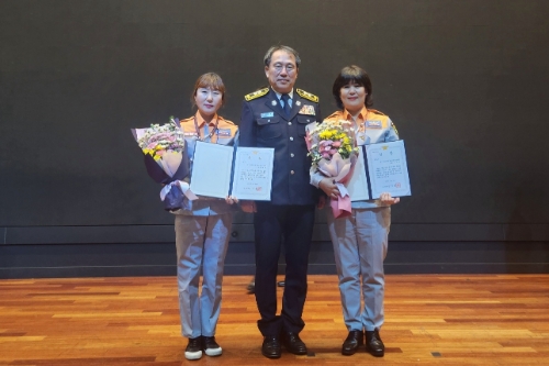 왼쪽 구리여성의용소방대 박영란 대원, 오른쪽 이유미 대원 /사진제공=북부소방재난본부