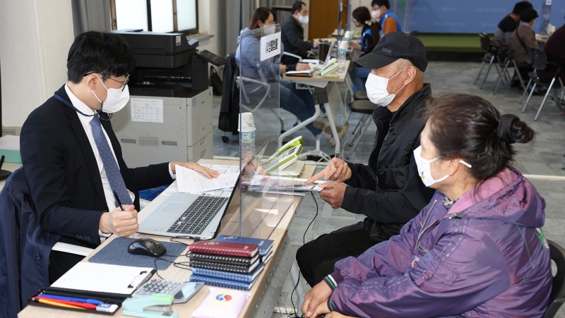 20일 군청 대회의실에서 진행된 달리는 국민신문고 운영 모습 (사진제공 = 함평군)