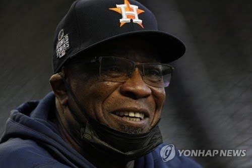 더스티 베이커 감독