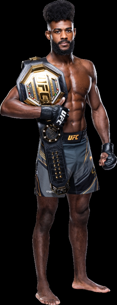 2차방어에 성공한 스털링(사진=UFC)