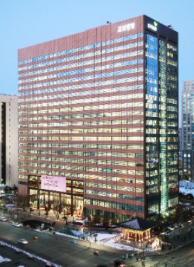 교보생명 광화문 본사 사옥(야경) /사진 제공=교보생명