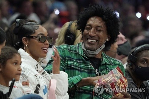 스코티 피펜(오른쪽)