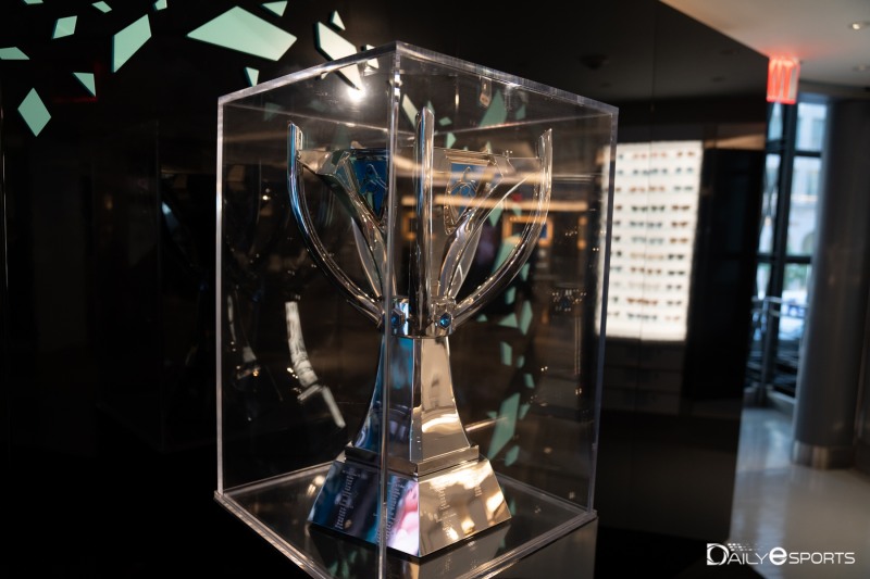 롤드컵 소환사의 컵.