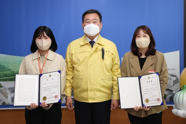 개별공시지가 워크숍 연구과제 발표 기념촬영 모습 (사진제공 = 무안군)