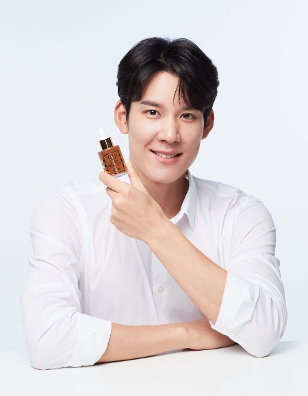 자민경, 브랜드 모델로 전 국가대표 수영선수 박태환 발탁