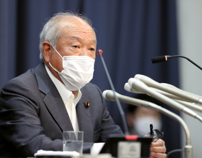 사진=일본 아사히신문, 스즈키 순이치 일본 재무상